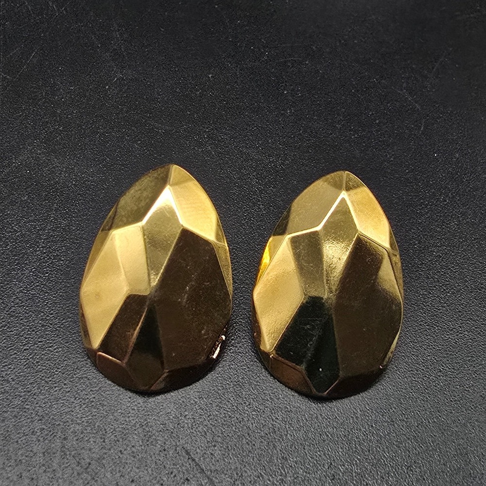 Avon 1985 Golden Facets Earrings Tear Drop Pierced Vintage 1980s Jewelry